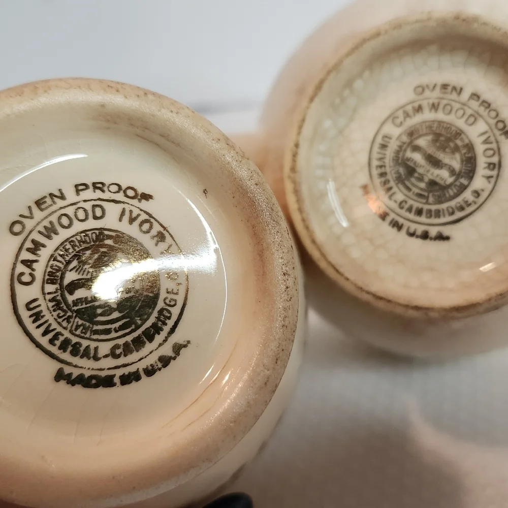 Universal Cambridge Camwood Ivory‎ pattern vintage creamer and sugar china set